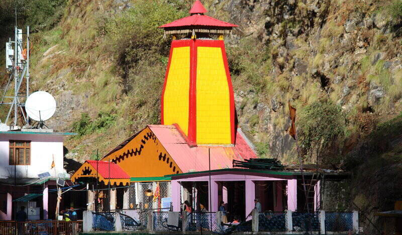 Yamunotri Taxi Service in Dehradun